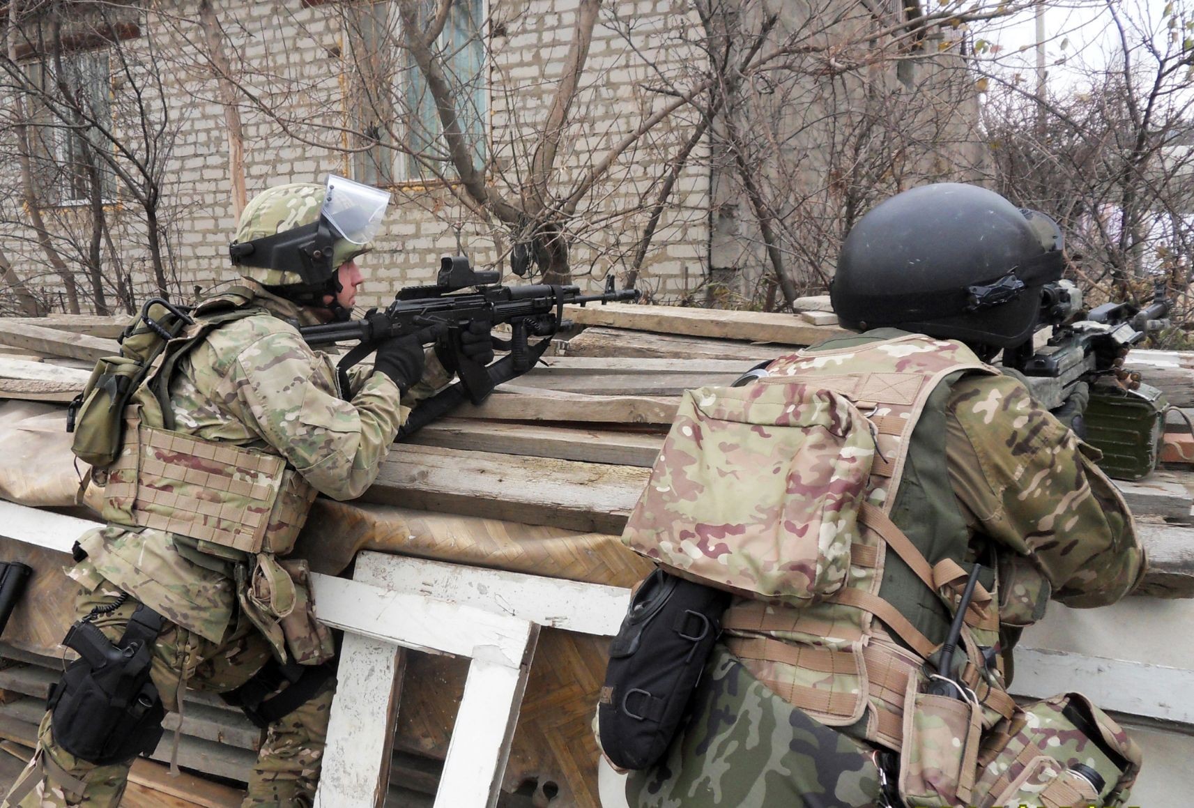 В Нальчике идет бой: спецслужбы уже уничтожили 2 боевиков