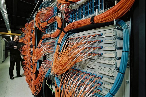 Администрирование компьютерных сетей - задача для опытных профессионалов.