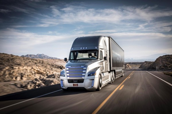 Daimler запускает тестирование беспилотных грузовиков на трассах Германии