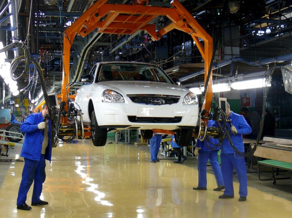«АвтоВАЗ» может прекратить производство Lada Priora с 2016 года
