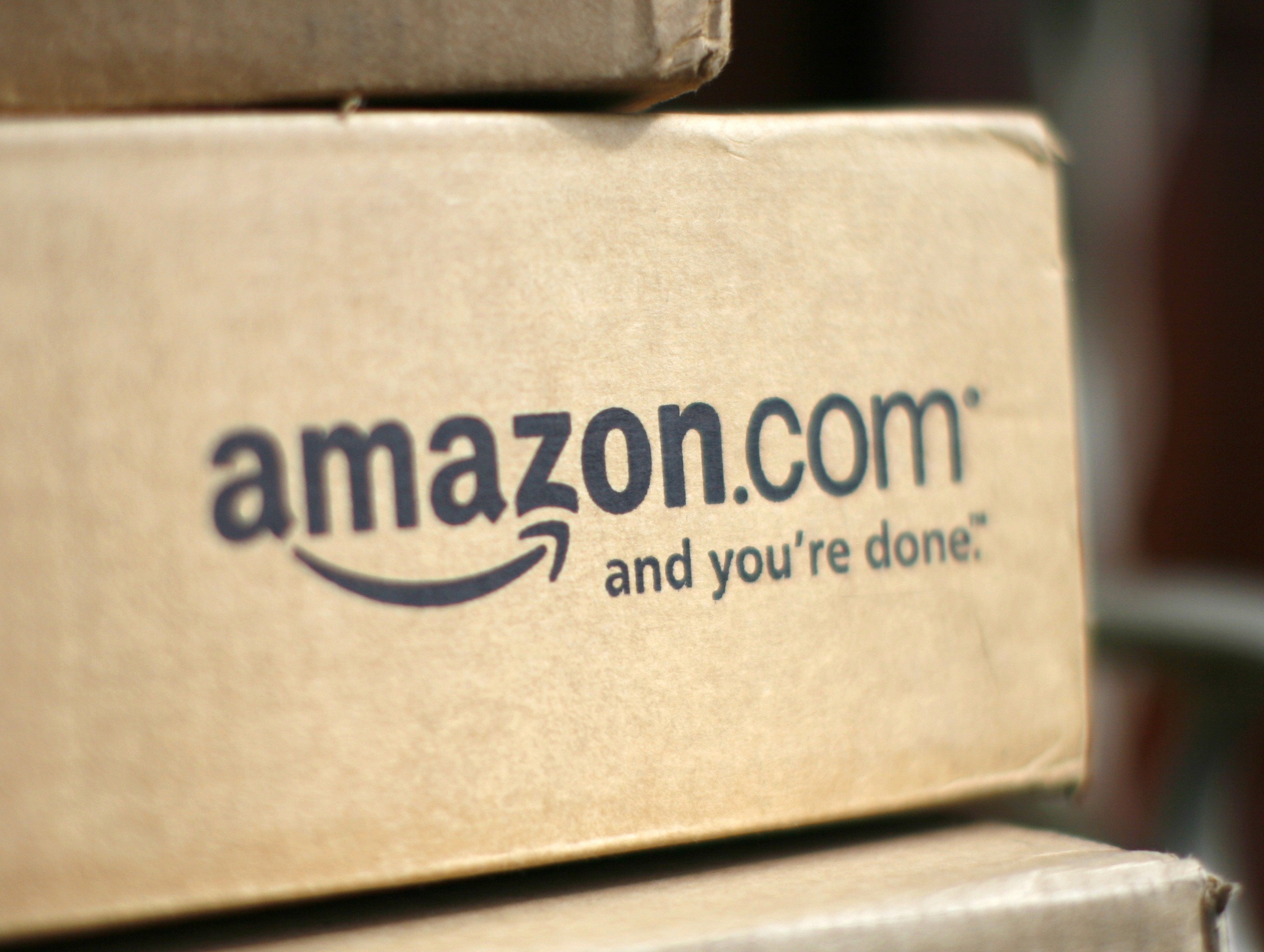 Amazon подал иск в суд США против
