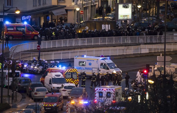 В Париже в результате страшного теракта 300 человек госпитализированы