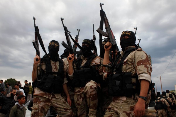 Генштаб ИГИЛ признал гибель троих командиров боевиков после авиаудара РФ