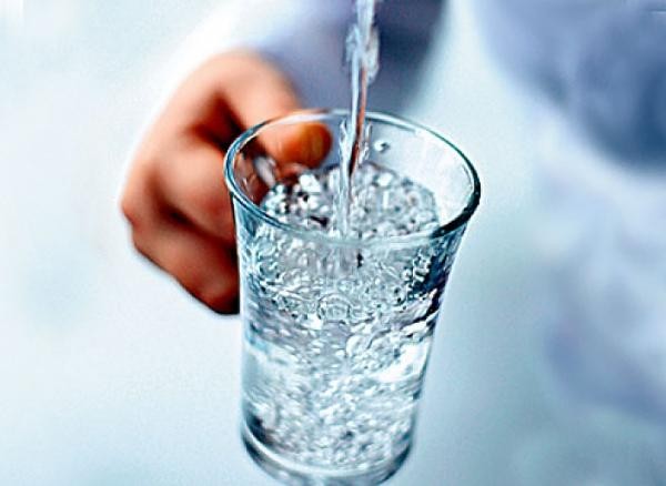 Ученые В стакане воды содержится около 10 миллионов бактерий