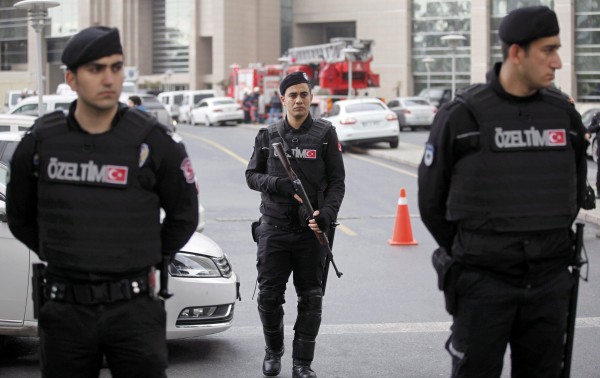 Уборщица, получившая ранения при взрыве в аэропорту Стамбула, скончалась