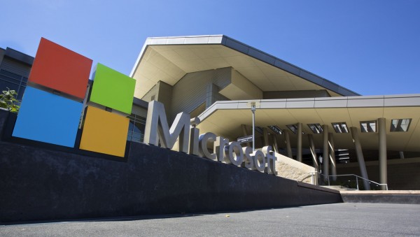 Microsoft выпустит упрощенную версию приставки Xbox One в 2016 году