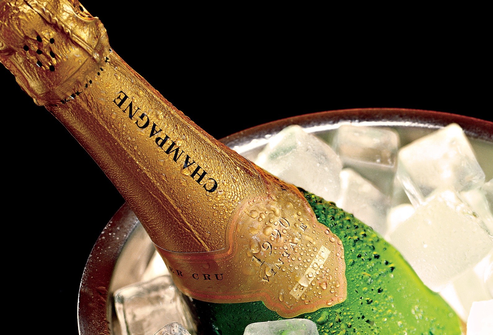 В 2015 году мировые продажи шампанского установили восьмилетний рекорд