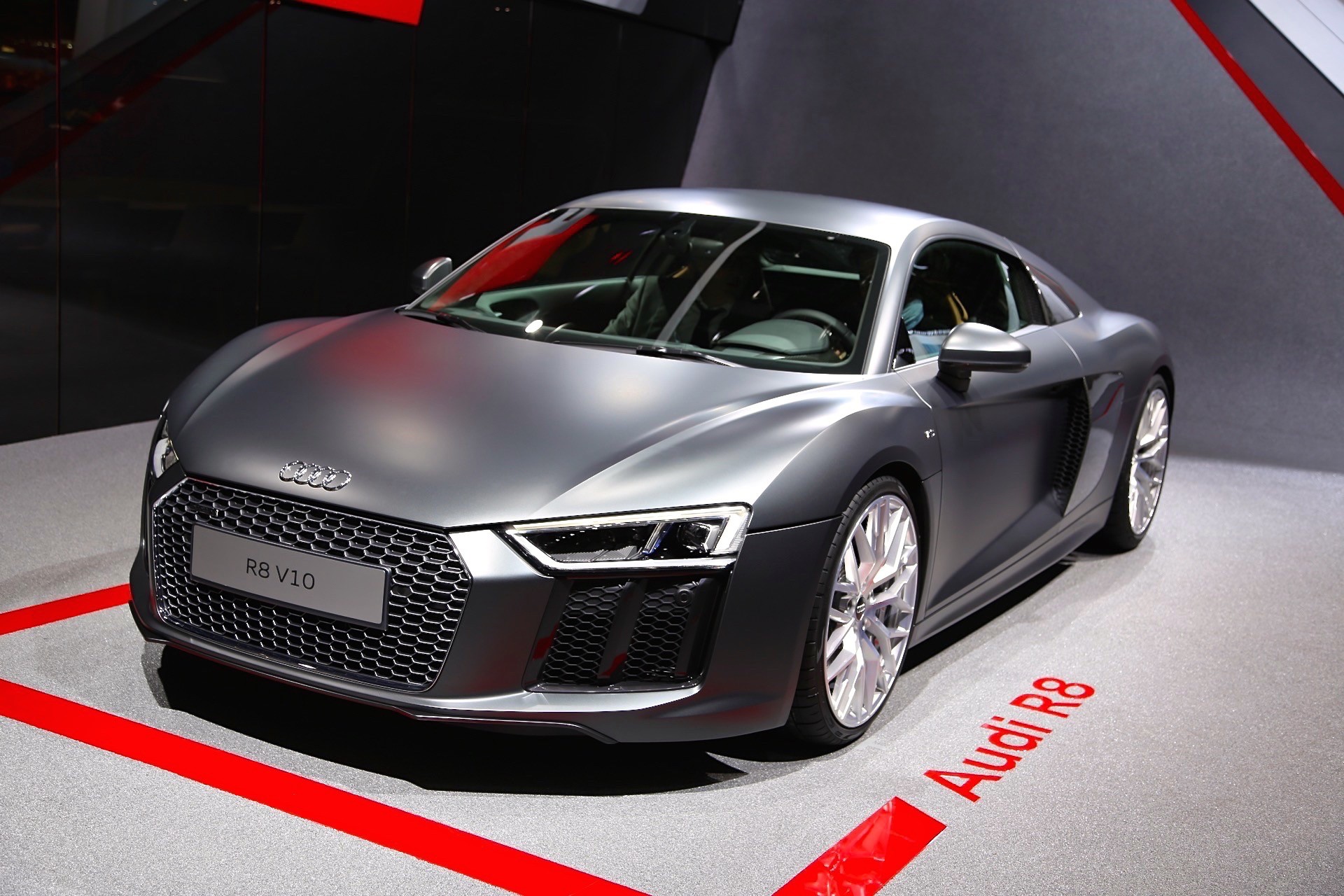 Audi объявила стоимость новой модификации спорткара R8