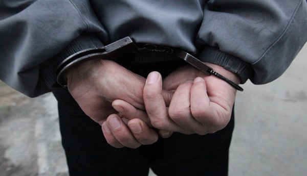 В Челябинске арестовали преподавателя за принуждения студента к сексу