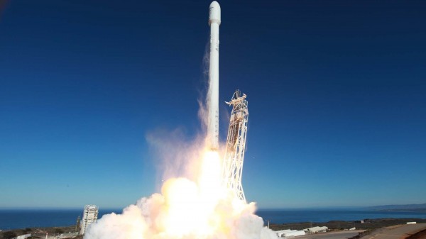 Роскосмос не намерен строить ракету с возвращаемой первой ступенью