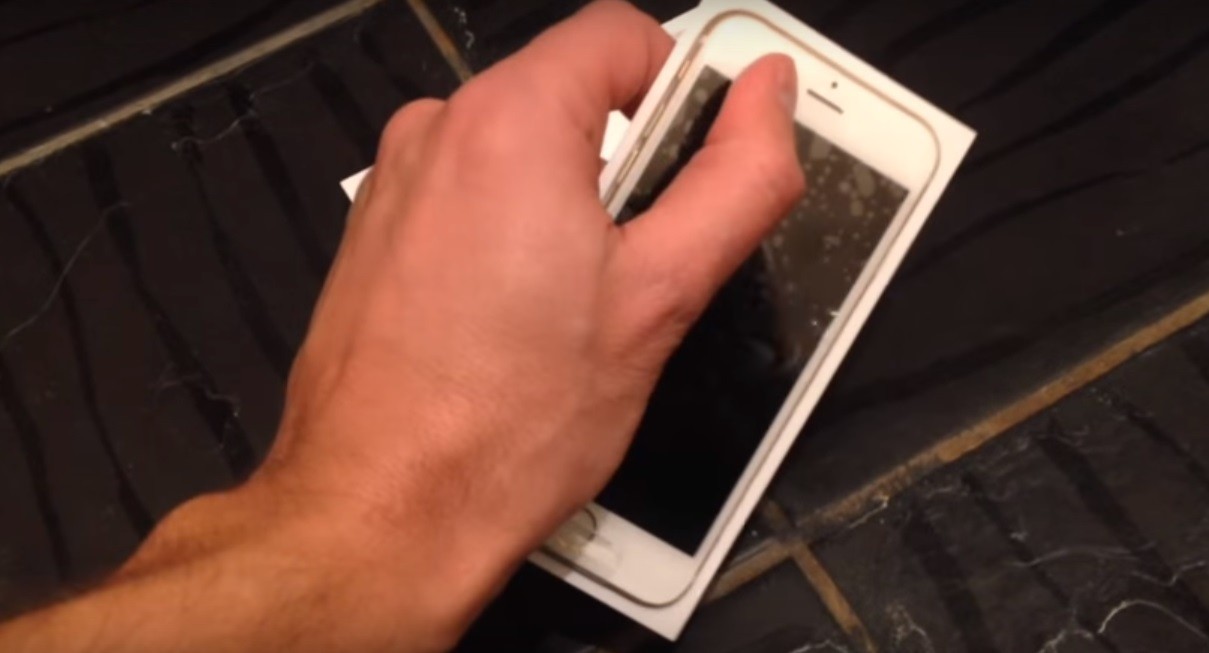В Сети появился новый ролик с настоящим 4-дюймовым iPhone