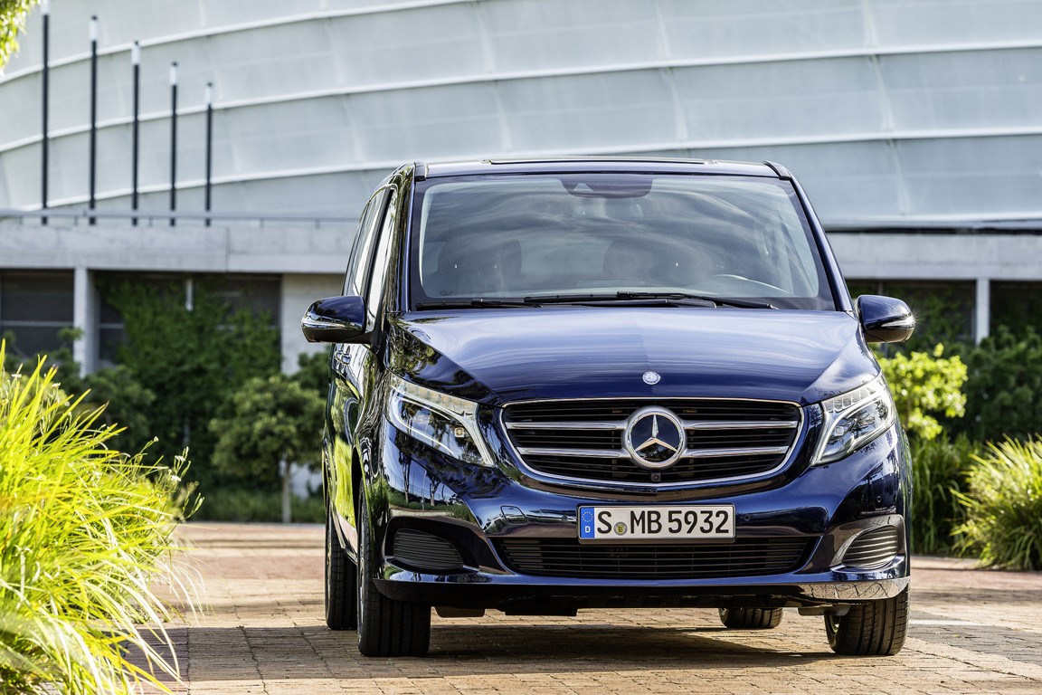 Mercedes-Benz поднял цену на минивэны V Class в России