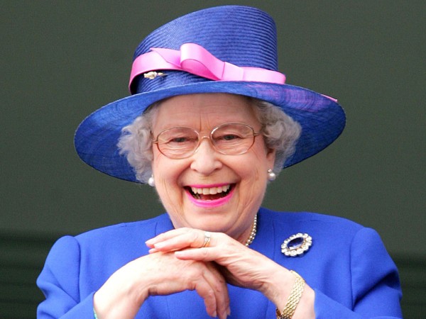 Британские пабы будут работать дольше в честь 90-летия королевы