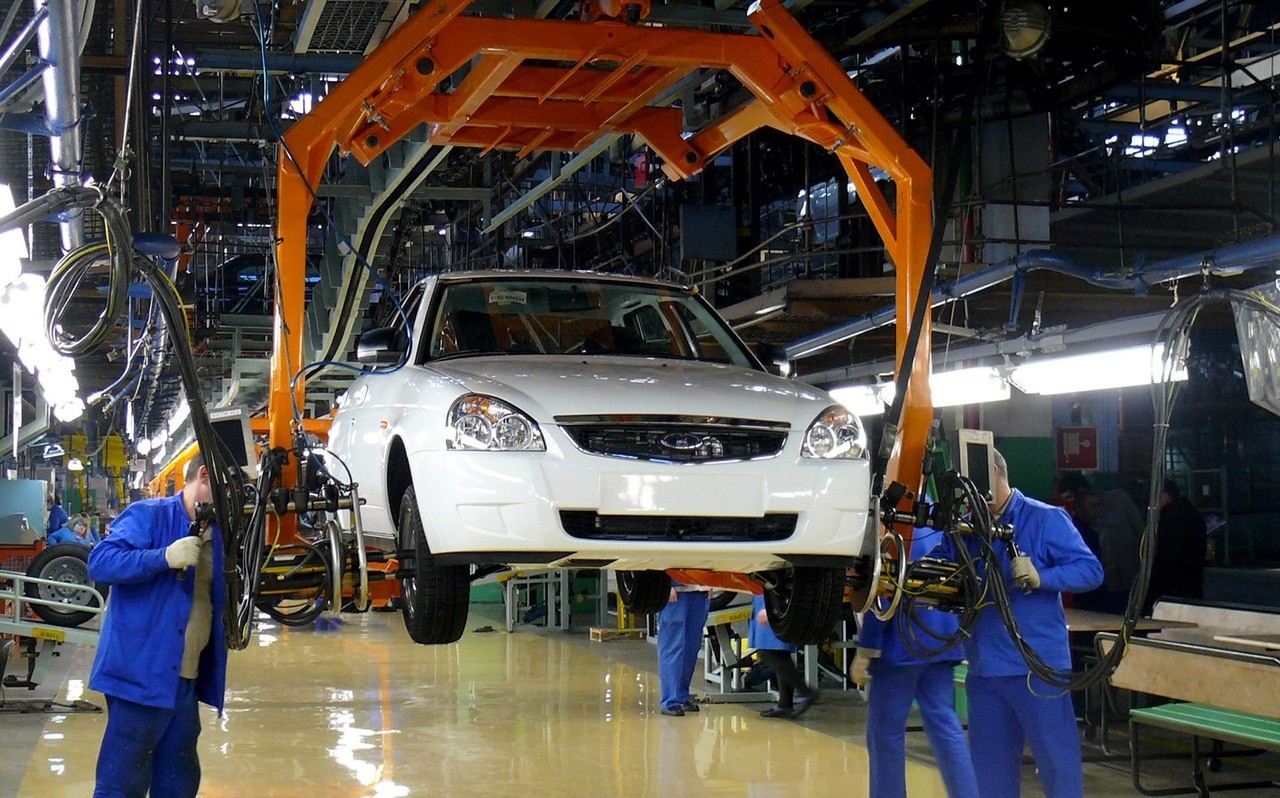 Производство легковых авто в РФ сократилось на 26% в I квартале 2016 года