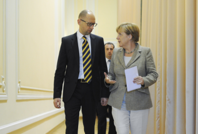 Меркель выразила Яценюку благодарность
