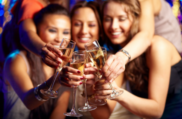 Ученые выяснили влияние алкоголя на счастье человека