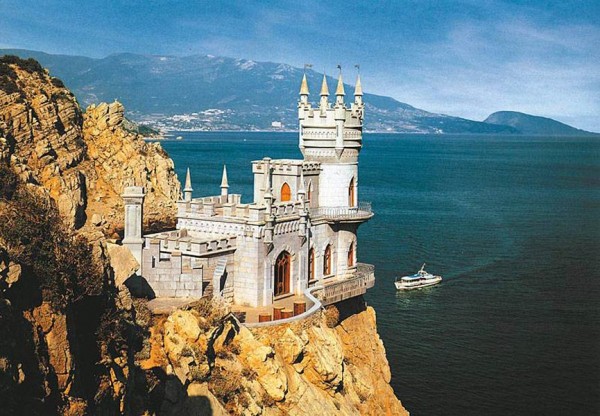В Крыму призвали власти поддержать туризм в России