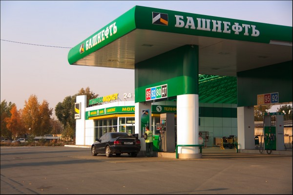 Причину повышения цен на бензин объяснили в Башнефти