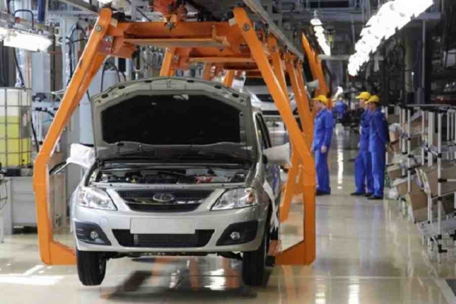 Компания АвтоВАЗ в 2016 году сократила производство в три раза