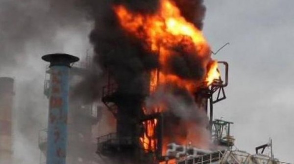 В Уфе погибли восемь человек из-за пожара на нефтеперерабатывающем заводе