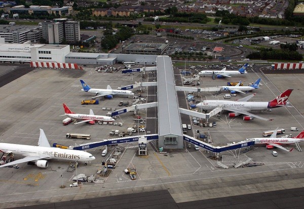 В Глазго перед вылетом задержали пьяных пилотов пассажирского самолета