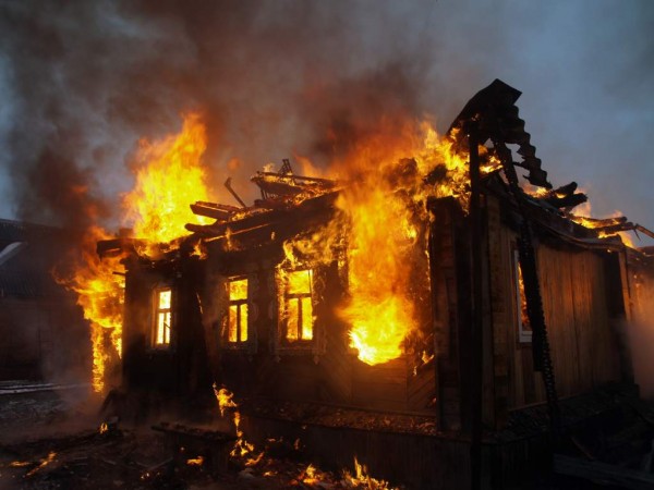 В Перском крае в супермаркете разгорелся сильный пожар