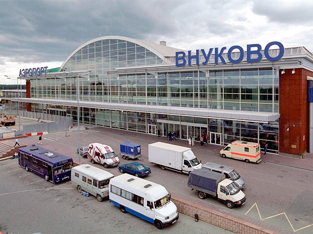 Пьяный пассажир устроил дебош на борту самолета во Внуково