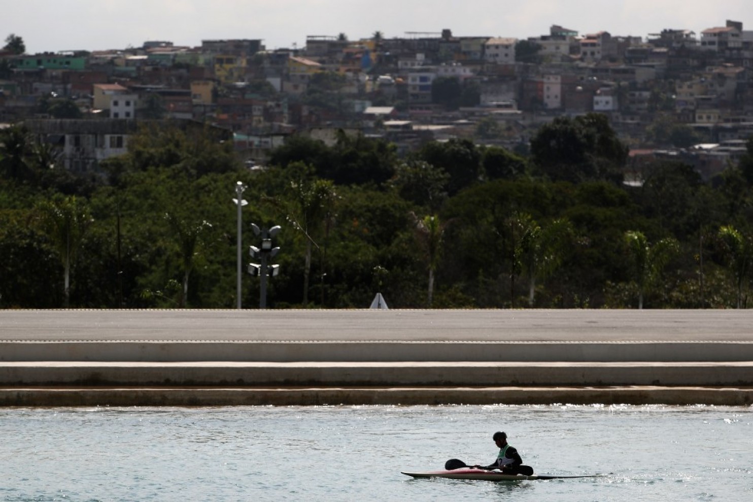 Байдарочник столкнулся с диваном в процессе заплыва в Рио