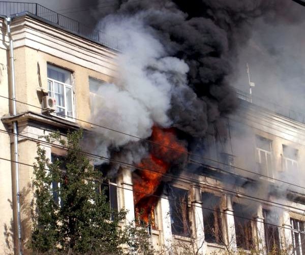 Один человек умер в пожаре в квартире на юге столицы