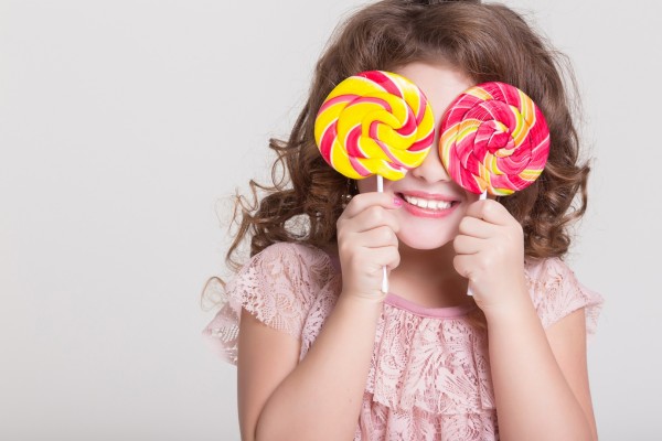 Ученые: Употребление сладкого не вызывает у детей гиперактивность