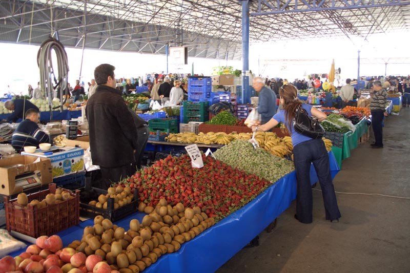 В РФ установили правила торговли продуктами на рынках
