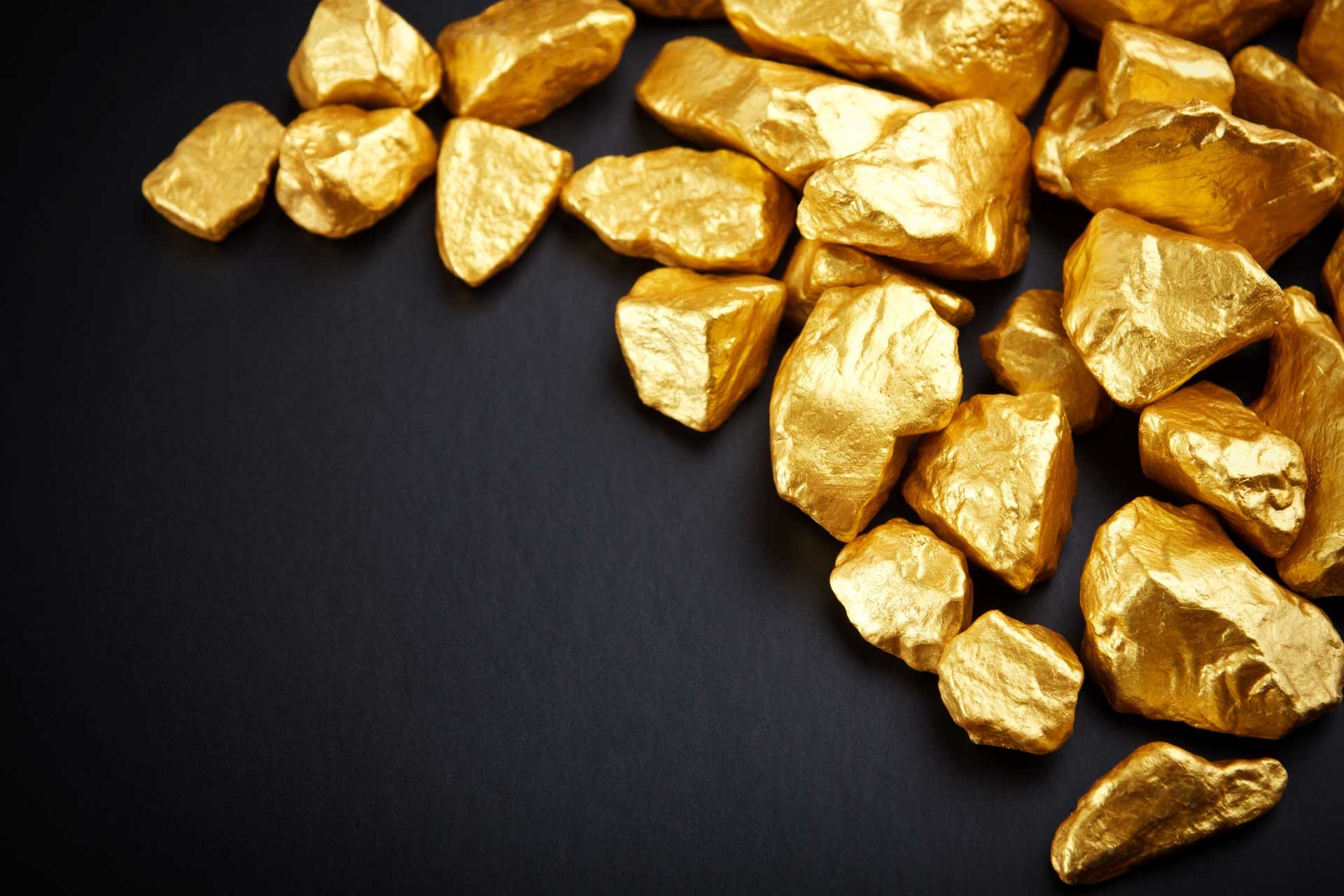 Трое мужчин будут осуждены за попытку сбыта 10-ти килограмм фальшивого золота