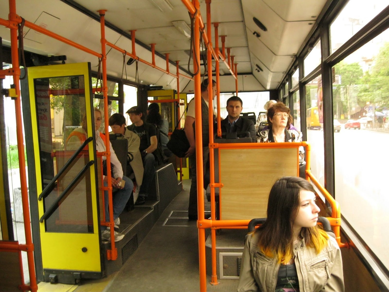 Проезд в городских троллейбусах Крыма подорожает на 4 рубля