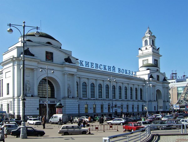 Милиция столицы эвакуировала 600 человек с Киевского вокзала из-за угрозы взрыва