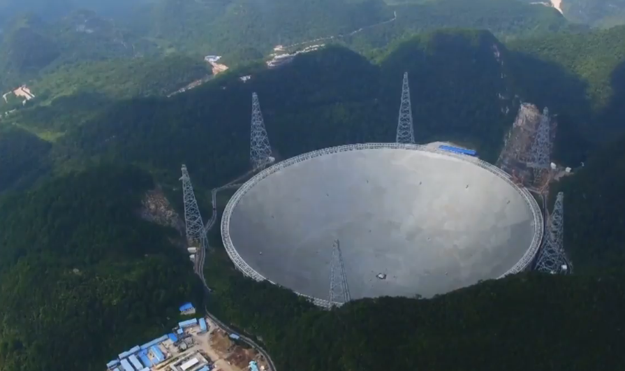 КНР запустил крупнейший в мире радиотелескоп