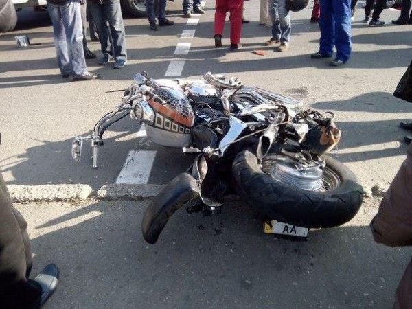 В Удмуртии мотоциклист, сбивший женщину, покинул место происшествия