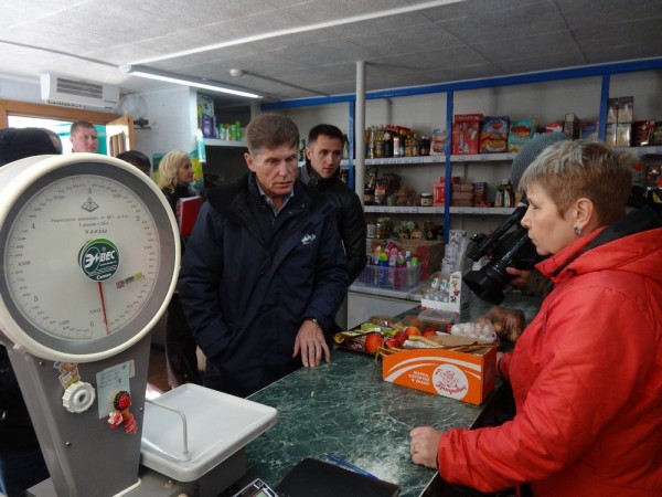 Губернатор Сахалинской области поручил снизить цены на продукты на Курилах