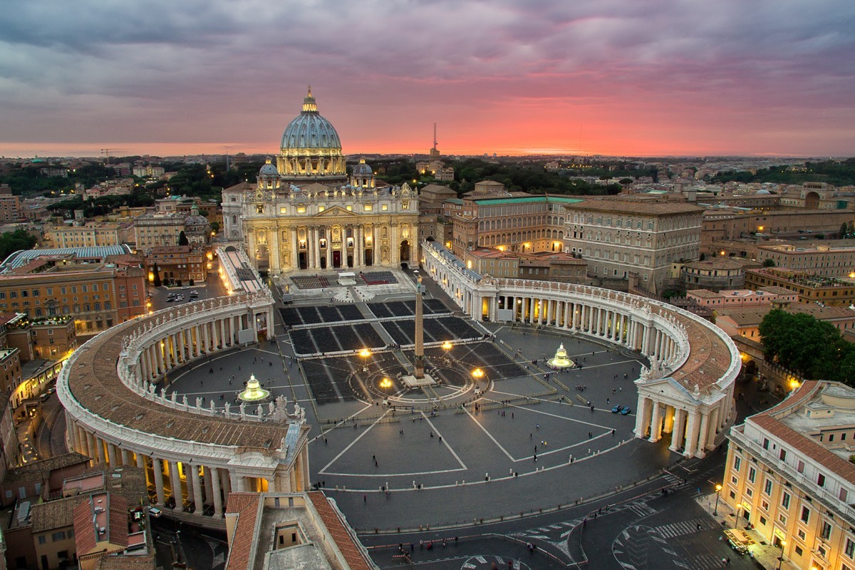 Ватикан осудил итальянского первосвященника, назвавшего землетрясения «Божьей карой за гей-браки»