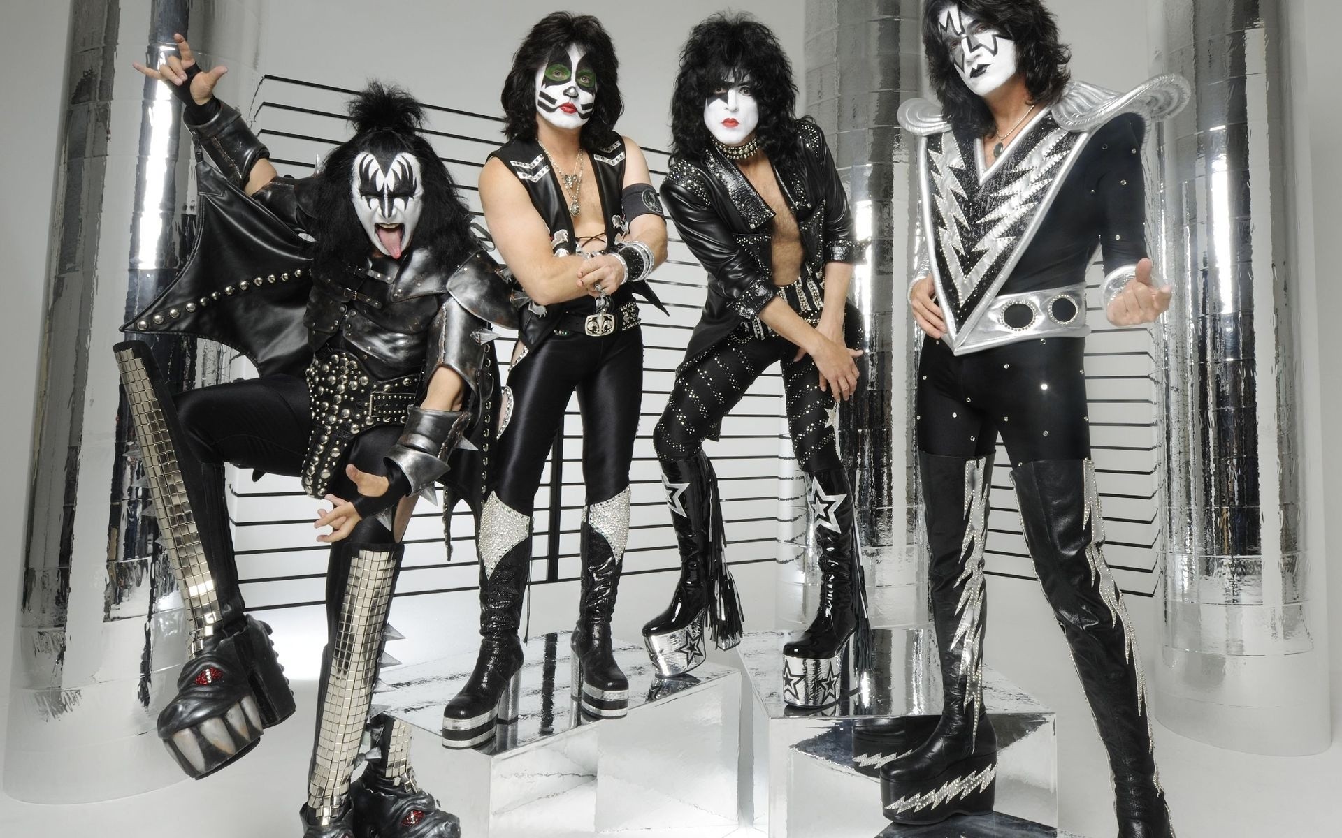 Kiss откроет европейский тур 2017 года выступлением в Москве