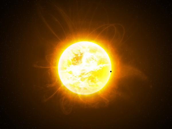 Уфологи из NASA утверждают, что Солнце – заправочная станция для пришельцев