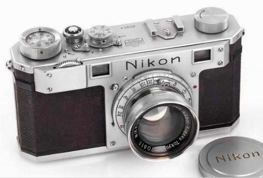 Одна из старейших камер Nikon продана за $400 тыс.