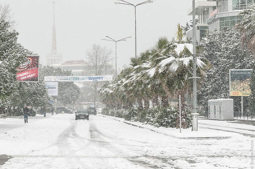Штормовое предупреждение в связи со снегопадом объявлено в Сочи