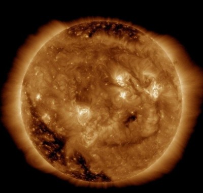 NASA показало, как улыбается Солнце