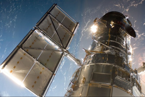 «Хаббл» обнаружил кометы возле Солнца, которые распадаются после столкновения с ним