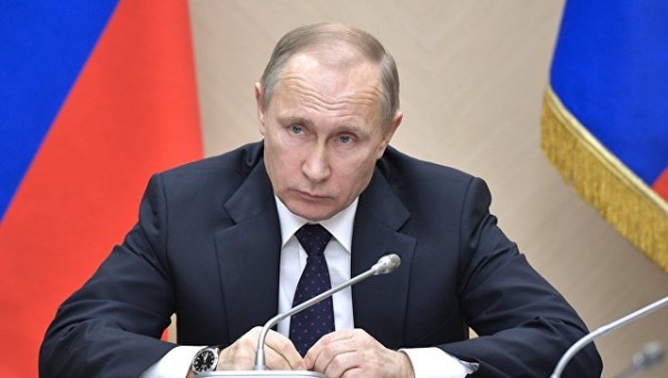 Путин: Киевские провокации имеют целью «вышибить» деньги из-за рубежа