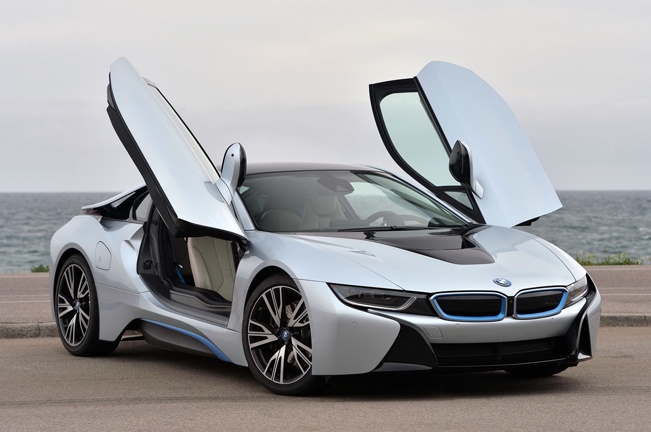 BMW опровергла слухи касательно выпуска нового спорткара в честь столетия марки