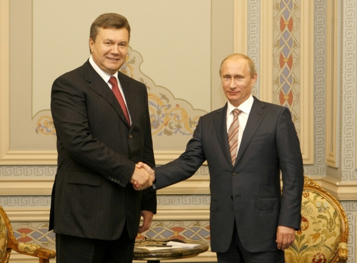 СМИ обнародовали письмо Януковича к Путину с просьбой ввести войска в Украину
