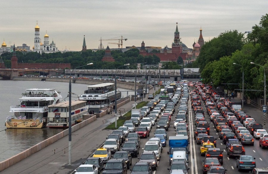 Москва заняла второе место по ожиданию в автомобильных пробках в мире