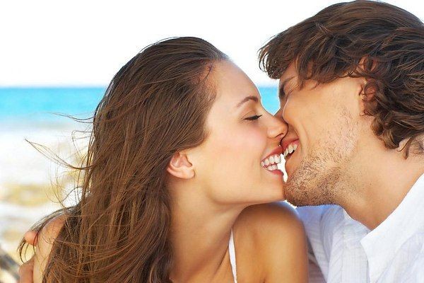 Ученые: поцелуи с любимыми усиливают иммунитет