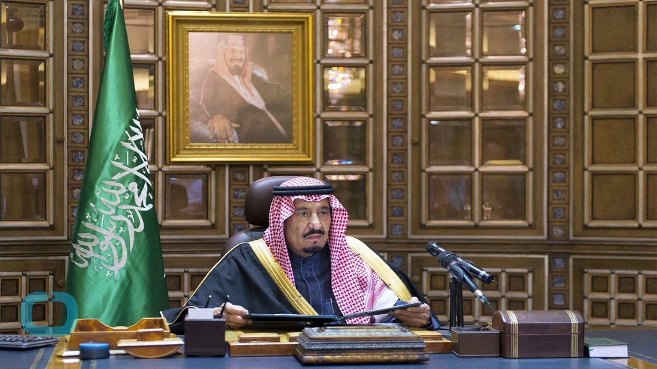 Монарх Саудовской Аравии взял с собой в путешествие 460 тонн багажа